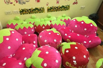 Ghế lười hạt xốp hình dâu tây