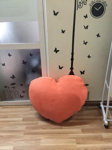 ghe-luoi-hat-xop-hinh-trai-tim-cam