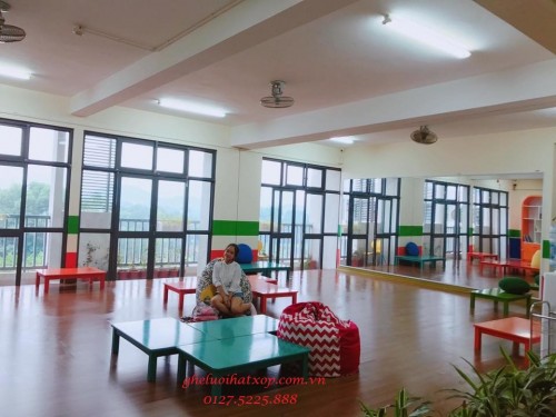 ghe-luoi-hat-xop-dong-hanh-cung-be