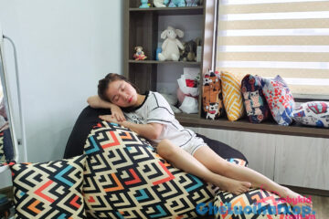 Ghế lười hạt xốp vải thô tam giác nhiều màu mix da lộn đen GL L2124